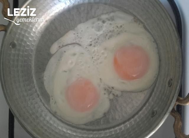 Sahanda Kayısı Kıvamında Yumurta