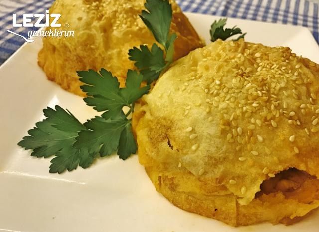 Tavuklu Bohça Böreği