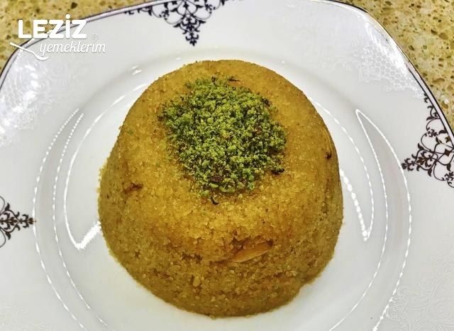 İrmik Helvası (Tam Kıvamında Ve Garanti Tarif)