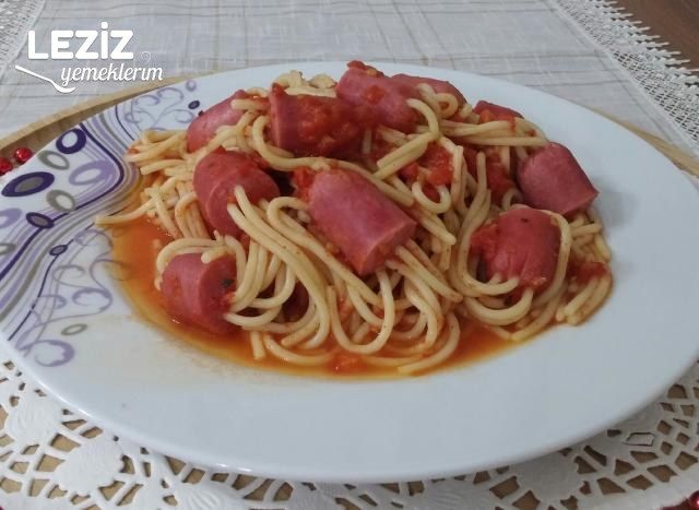 Sosisli Spagetti Çubukları Tarifi