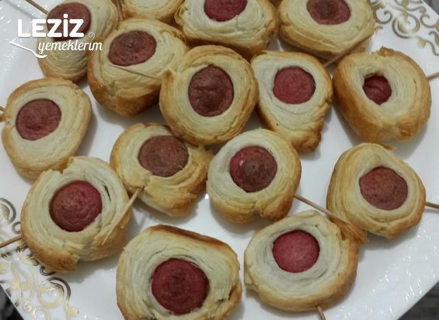 Sosisli Milföy Börek Tarifi