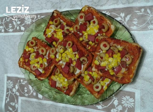 Tost Ekmeğinden Pizza