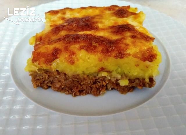 Patates Püreli Kaşarlı Tepsi Köftesi