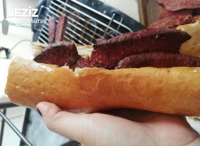 Sucuk Ekmek Tarifi
