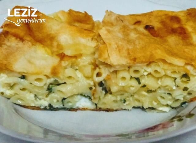 Yufkalı Makarna Böreği