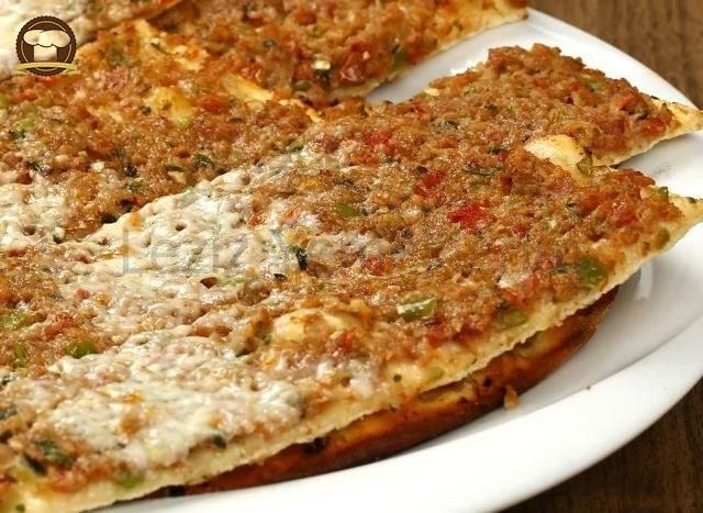 Kıymalı Kaşarlı Pide