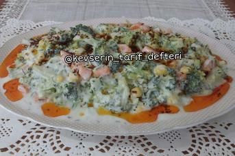 Yoğurtlu Brokoli Salatası Nasıl Yapılır
