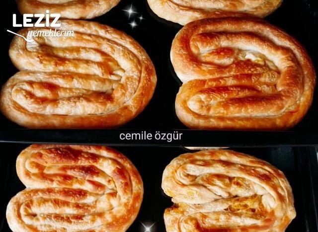 Mükemmel Sarıyer Böreği Tarifi (Patatesli)