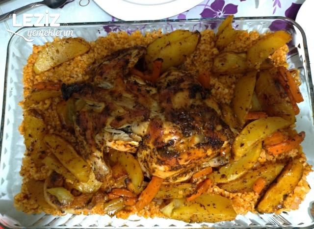 Fırında Yılbaşı Tavuğu (Bulgur Pilavı Yatağında)