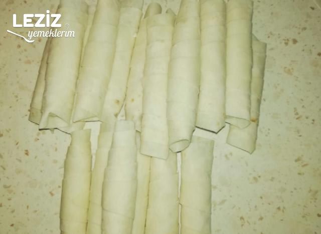Hazır Yufkadan Buzluğa Koymak İçin Kalem Börek