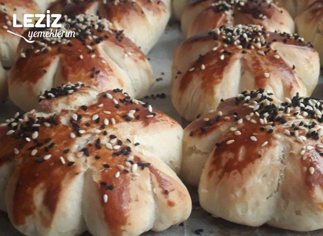 Çörekotlu Çiçek Poğaça