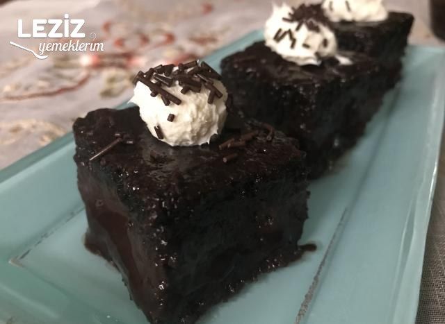 Islak Kek (Bol Soslu, Browni Tadında)