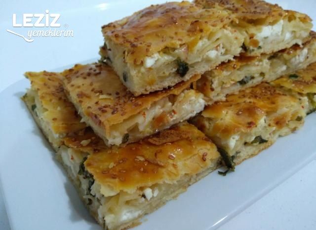 Peynirli Soğanlı El Açması Börek