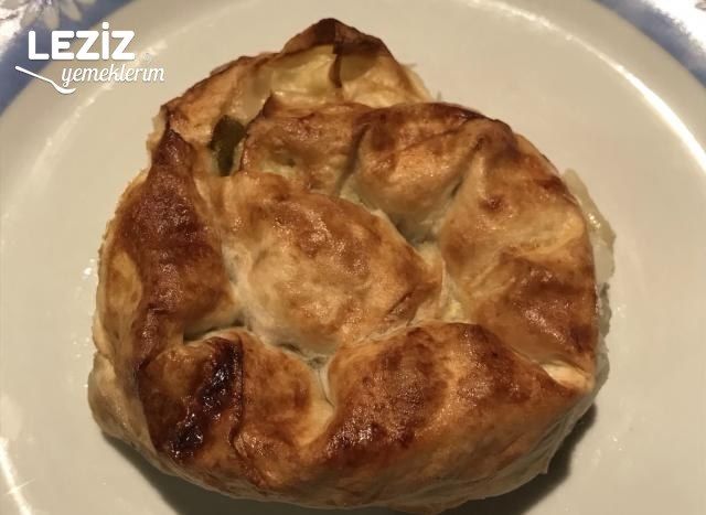 Pazılı Ispanaklı Gül Börek