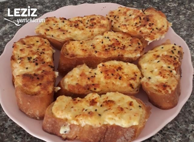 Kahvaltılık Peynirli Yumurtalı Ekmekler