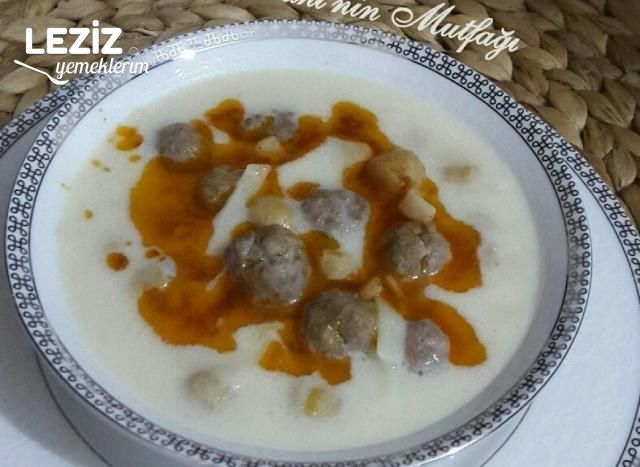 Terbiyeli Köfteli Erişteli Çorba