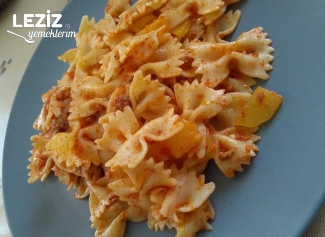 Patatesli Kıymalı Makarna