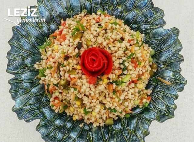 Besleyici Buğday Salatası