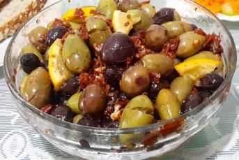 Soslu Zeytin