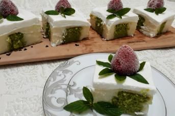 Ispanaklı Poke Kek