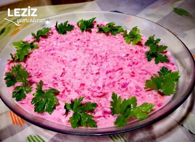 Nefis Yoğurtlu Pancar Salatası