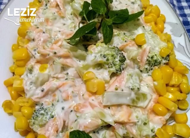 Yoğurtlu Brokoli Salatası (Yemeye Doyamayacağınız)