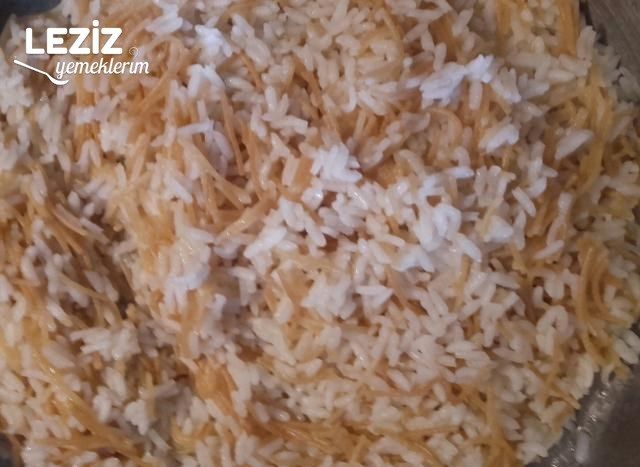 Tereyağlı Tel Şehriyeli Pirinç Pilavı Tarifi