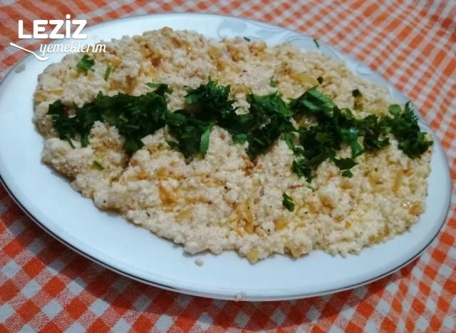 Kahvaltılık Soğanlı Lor Kavurması