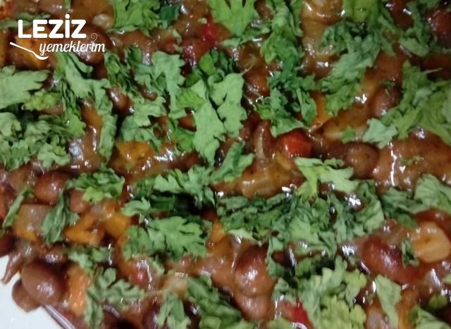 Zeytinyağlı Kuru Barbunya Pilaki (3 Dk'da Tabakta)