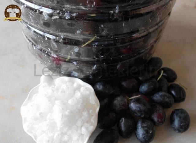 Evde Siyah Zeytin Nasıl Yapılır