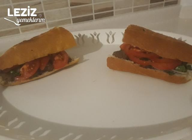 Ekmek Arası Köfte
