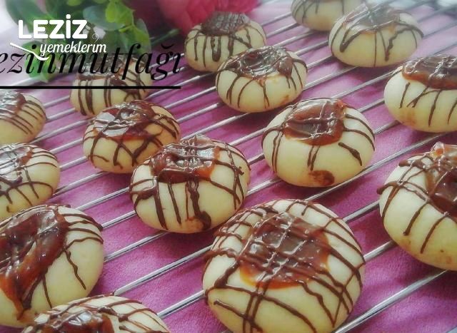 Twix Tadında Karamelli Kurabiye