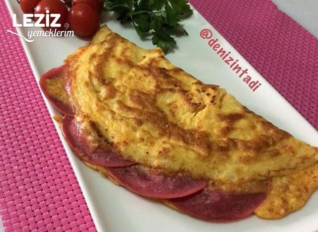 Salamlı Omlet