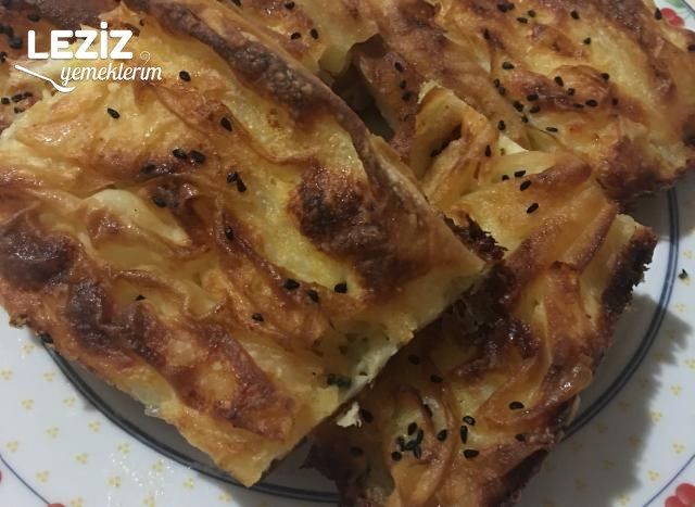 Karışık Peynirli Kırma Börek