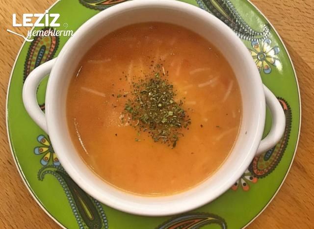 Sütlü Ve Şehriyeli Domates Çorbası