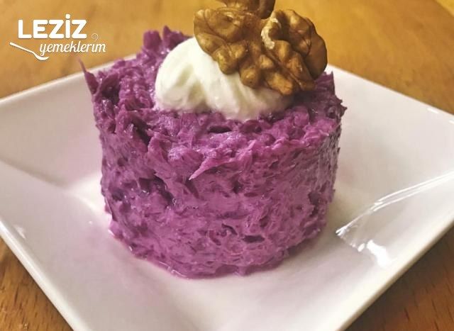 Süzme Yoğurtlu Mor Lahana Salatası