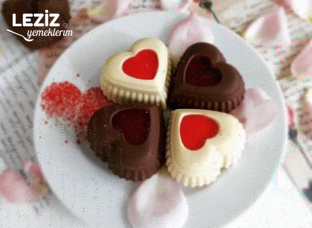 Çikolata Kaplı Kalpli Kekler