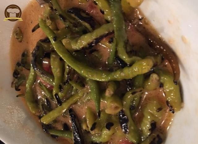 Közlenmiş Yeşil Biber Salatası