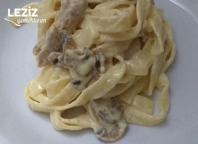 Köri Soslu Mantarlı Tavuklu Tagliatelle