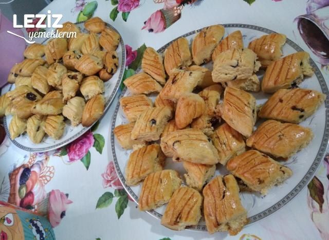 Damla Çikolatalı Ve Kuru Meyveli Kurabiye