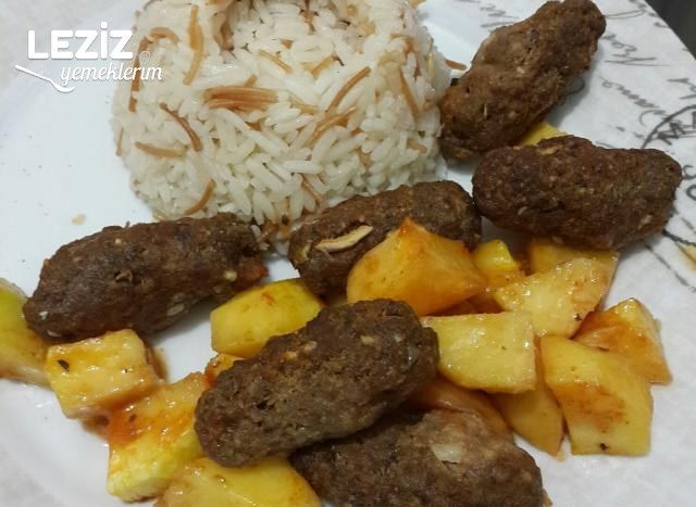 Fırında Soslu Köfte Patates