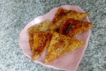 Sucuklu Milföy Börek