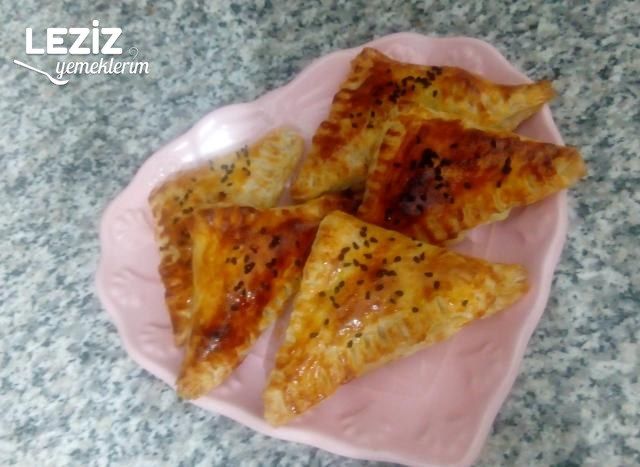 Sucuklu Milföy Börek