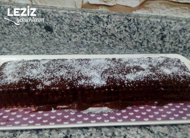 Çok Pratik Bisküvili Pasta (15 Dakikada Hazır)