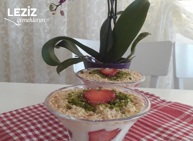 Ev Yapımı Çilekli Magnolia Tarifi