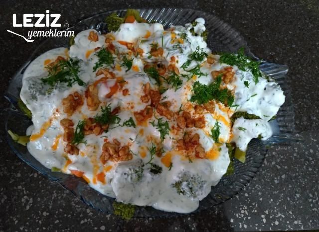 Yoğurtlu Cevizli Brokoli Salatası