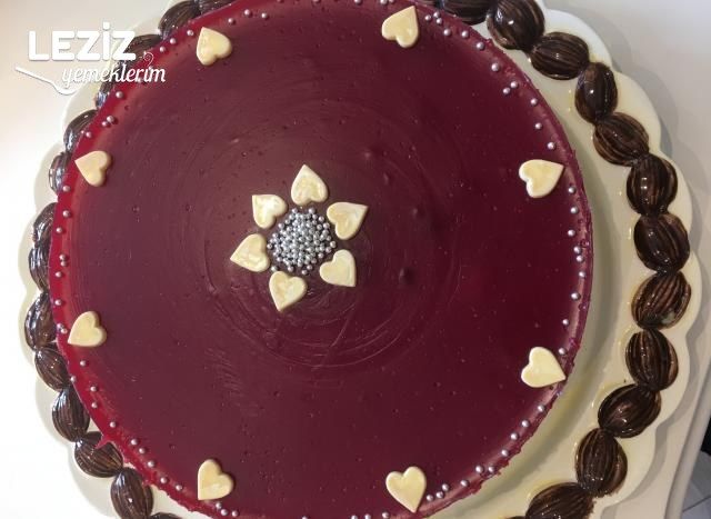 Pratik Vişneli Cheesecake
