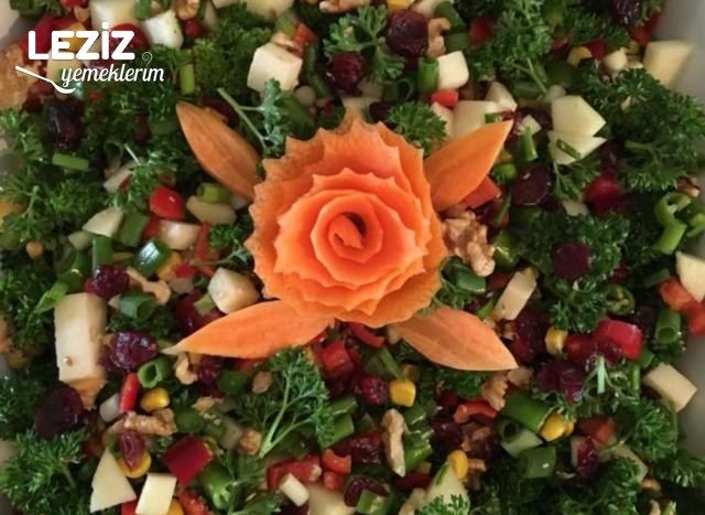 Leziz Bahar Salatası
