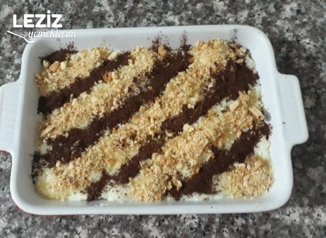 Bisküvili İrmik Tatlısı Nasıl Yapılır