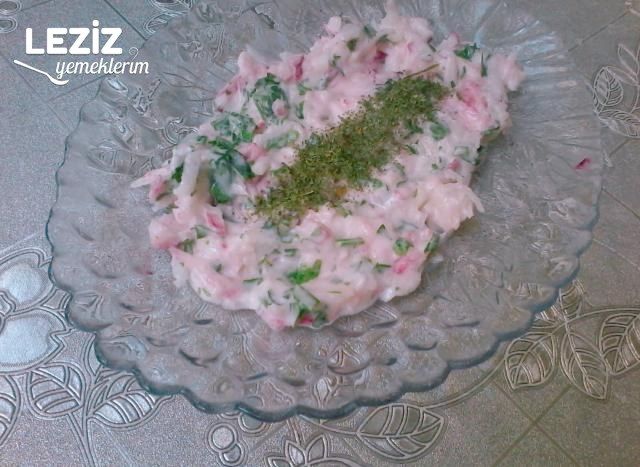 Yoğurtlu Turp Salatası